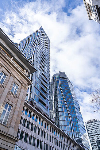 Deux tours du complexe immobilier The Four à Francfort.