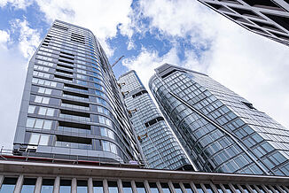 Les tours de l'immeuble The Four à Francfort.