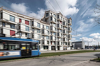 Complexe immobilier du quartier Kupa à Munich avec passage d'une ligne ferroviaire de banlieue