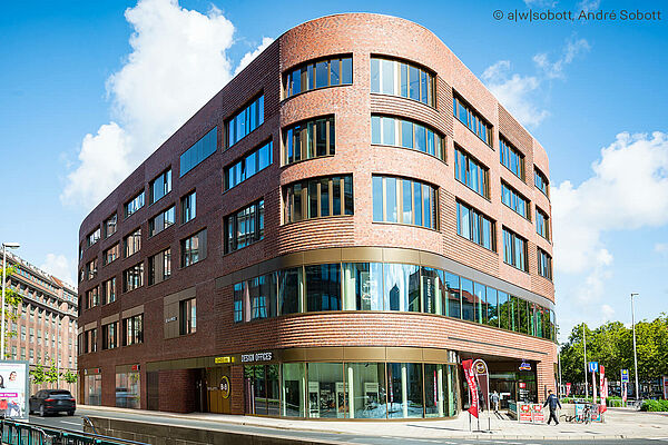 Du brownfield au centre de quartier vivant Du brownfield au centre de quartier vivant