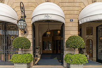 Entrée du prestigieux hôtel Ritz à Paris.