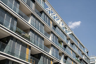 Façade avec balcons du complexe résidentiel exclusif The Ambassy à Vienne.